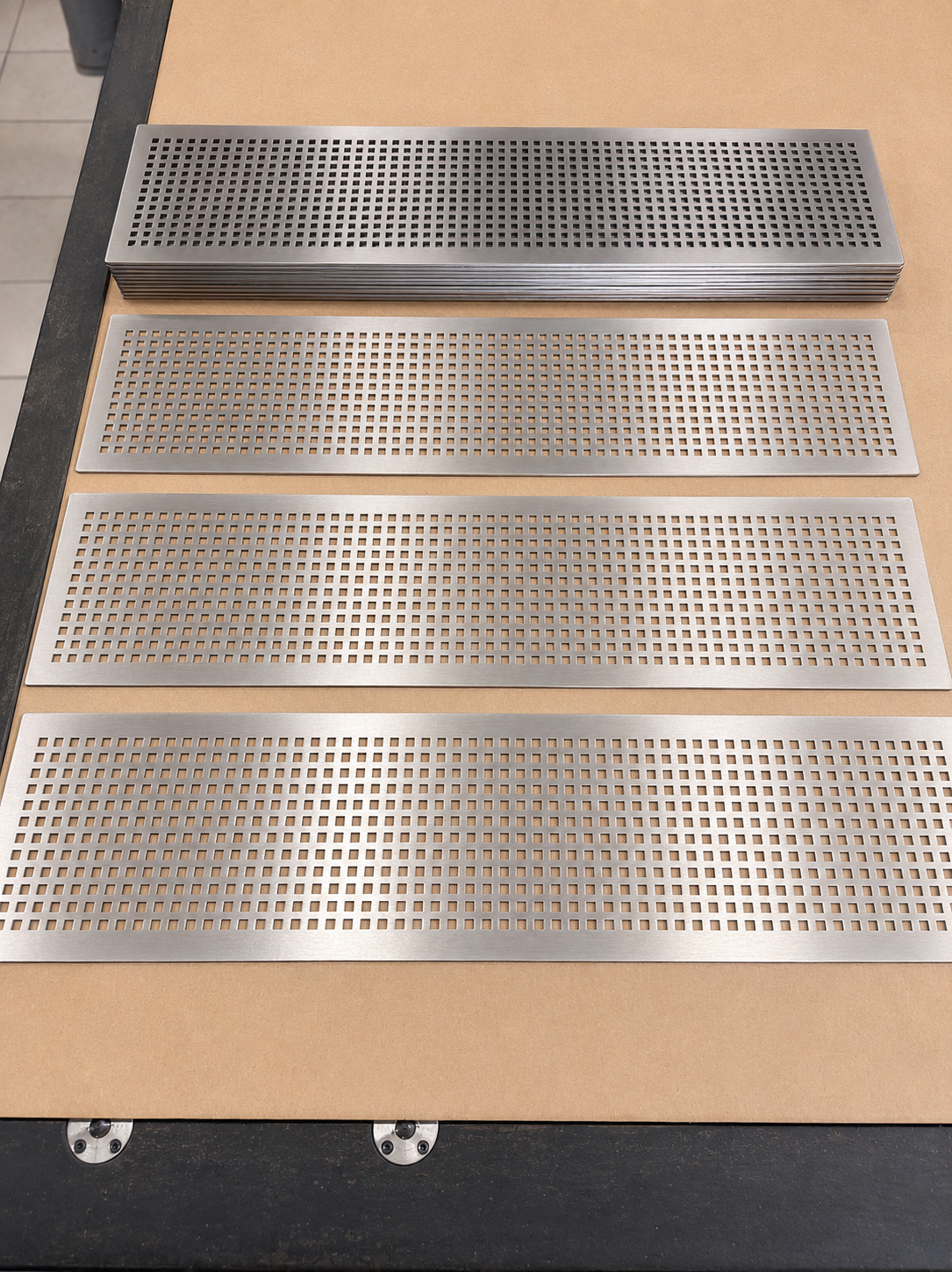 Kratka Maskownica ze stali nierdzewnej 750x200x2mm Satynowana